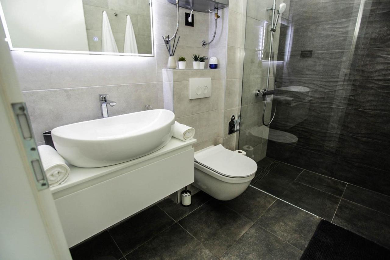 Leelee Apartamento Rijeka Exterior foto